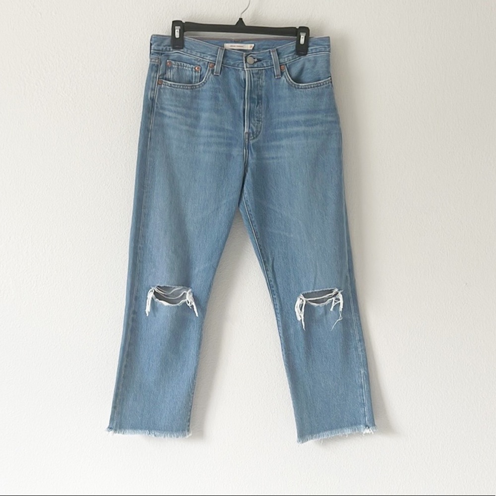 Levi’s Wedgie Raw Hem Jeans Size 29